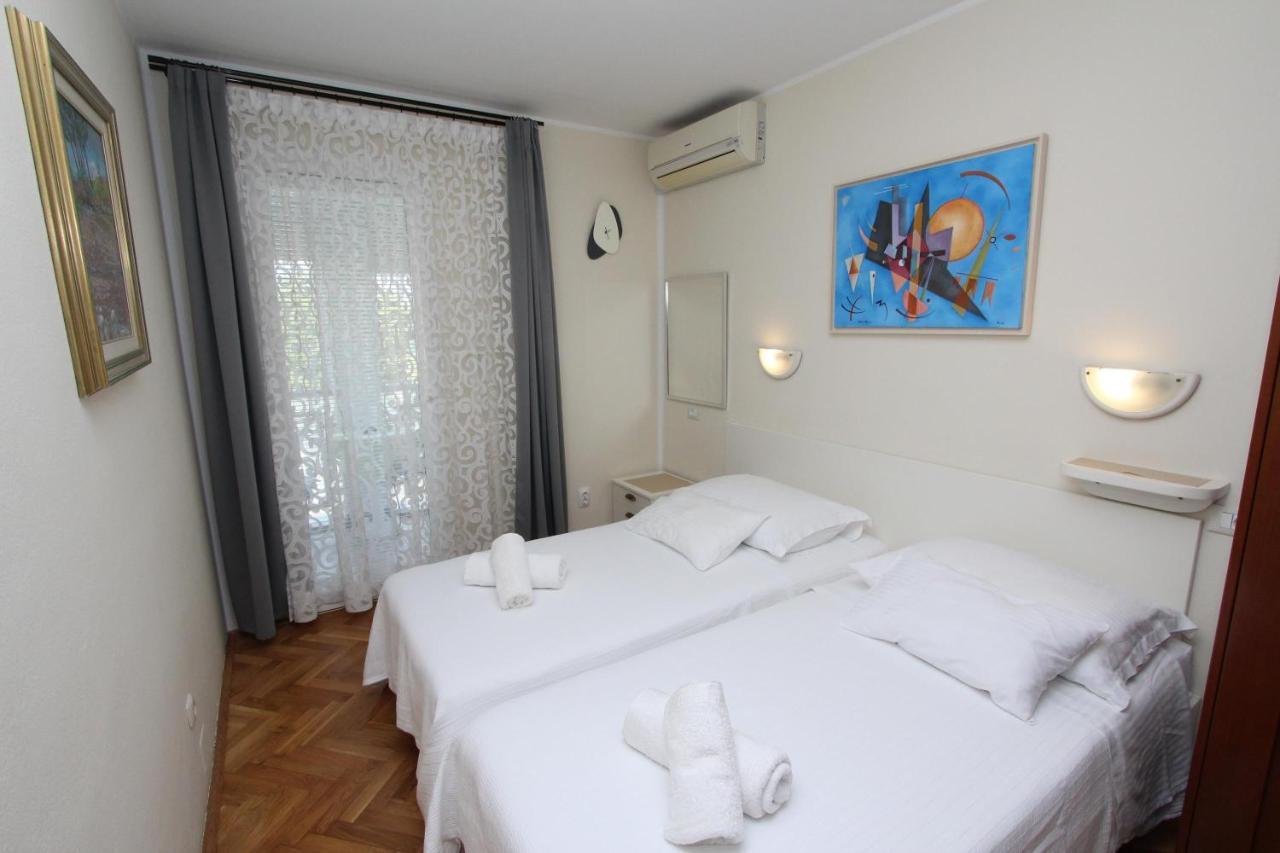 Room Roma Rovigno Esterno foto